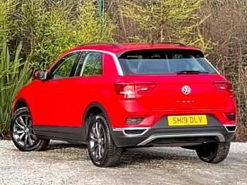 Used VW T-Roc SE 115 HP (84 kW) 2019 Red SUV