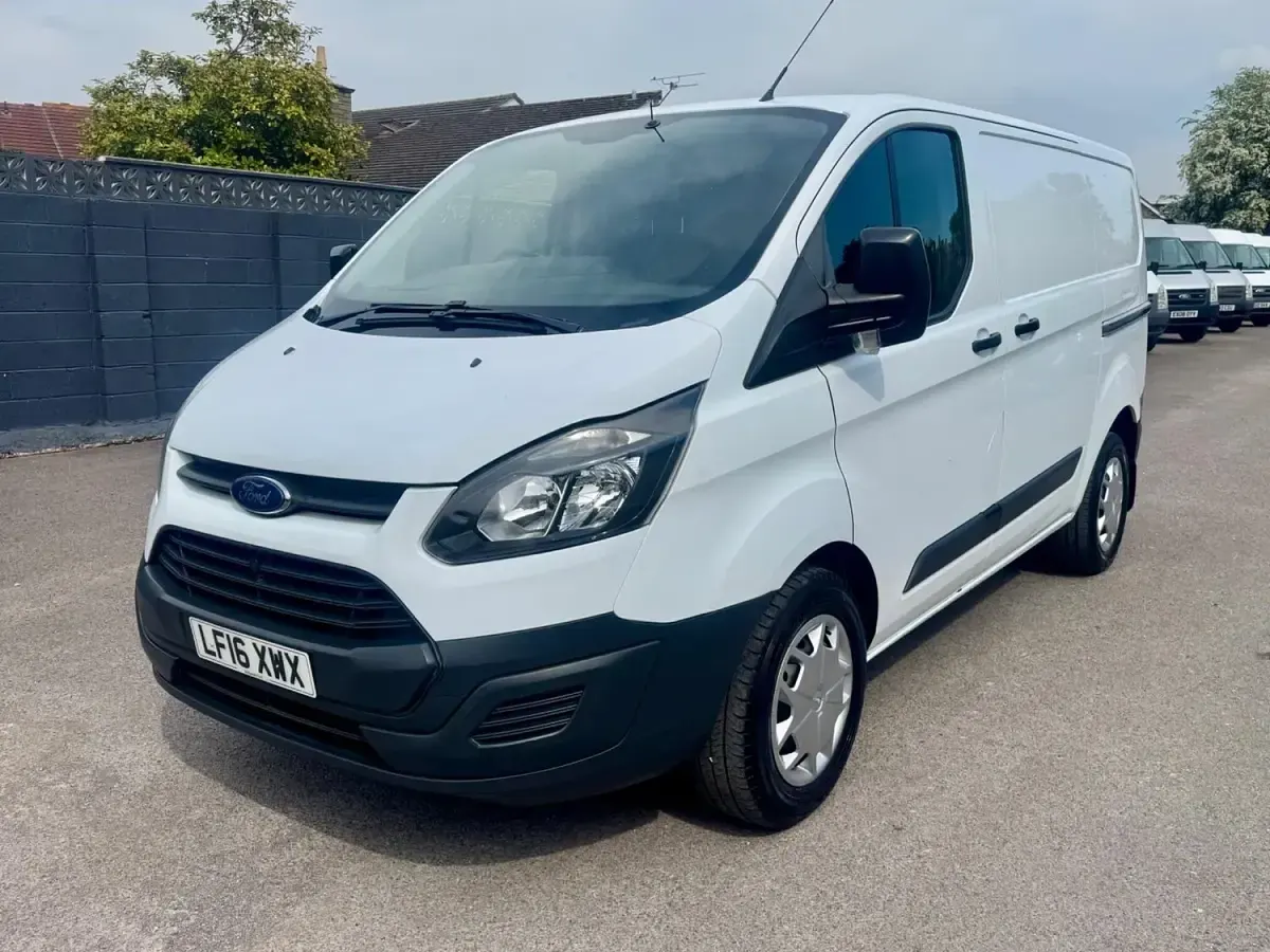 Used Ford Transit Custom 100 HP (73 kW) 2016 White Van