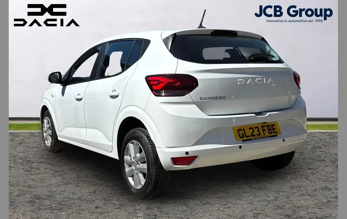 Used Dacia Sandero Expression 90 HP (66 kW) 2023 White Hatchback