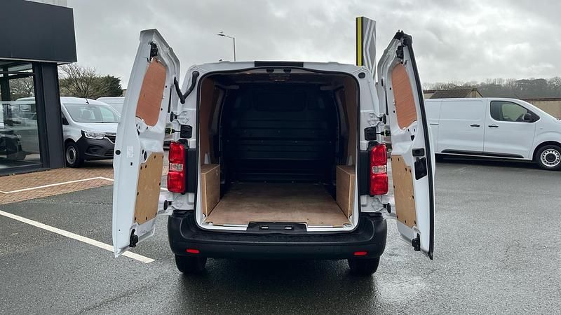 Used Vauxhall Vivaro 120 HP (88 kW) 2024 MPV