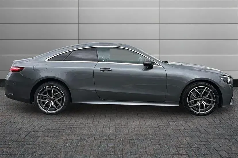 Second-hand Mercedes E300 AMG Line Premium 265 CP (194 kW) 2023 Gri Coupe
