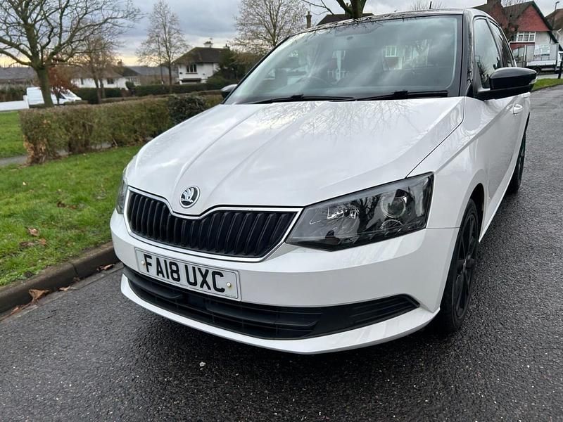 Used Skoda Fabia Colour Edition 95 HP (69 kW) 2018 White Hatchback