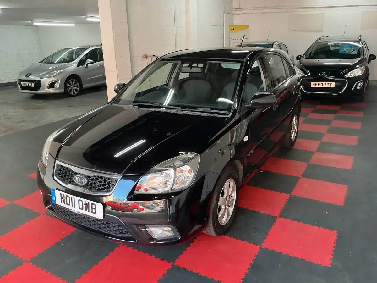 Used Kia Rio 2011 Black Hatchback