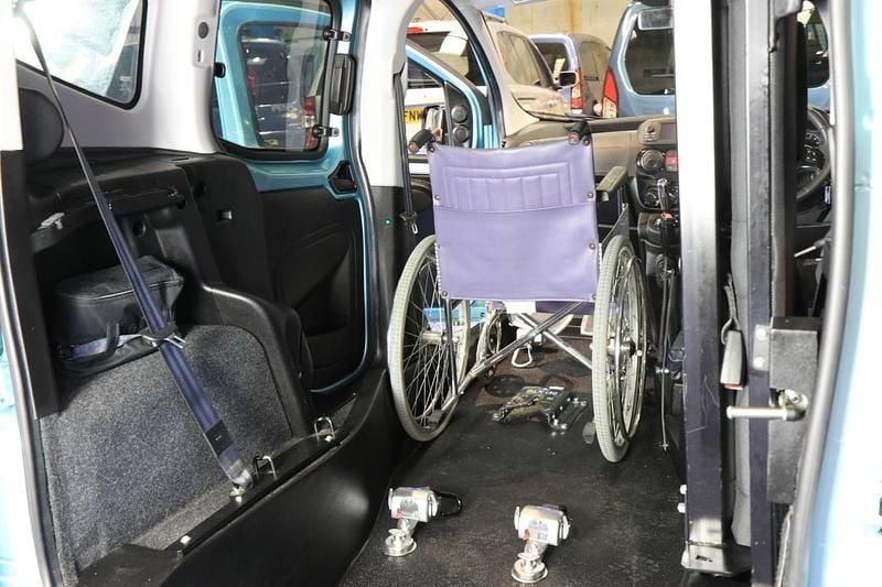 Used Fiat Qubo Lounge 85 HP (62 kW) 2016 Green MPV