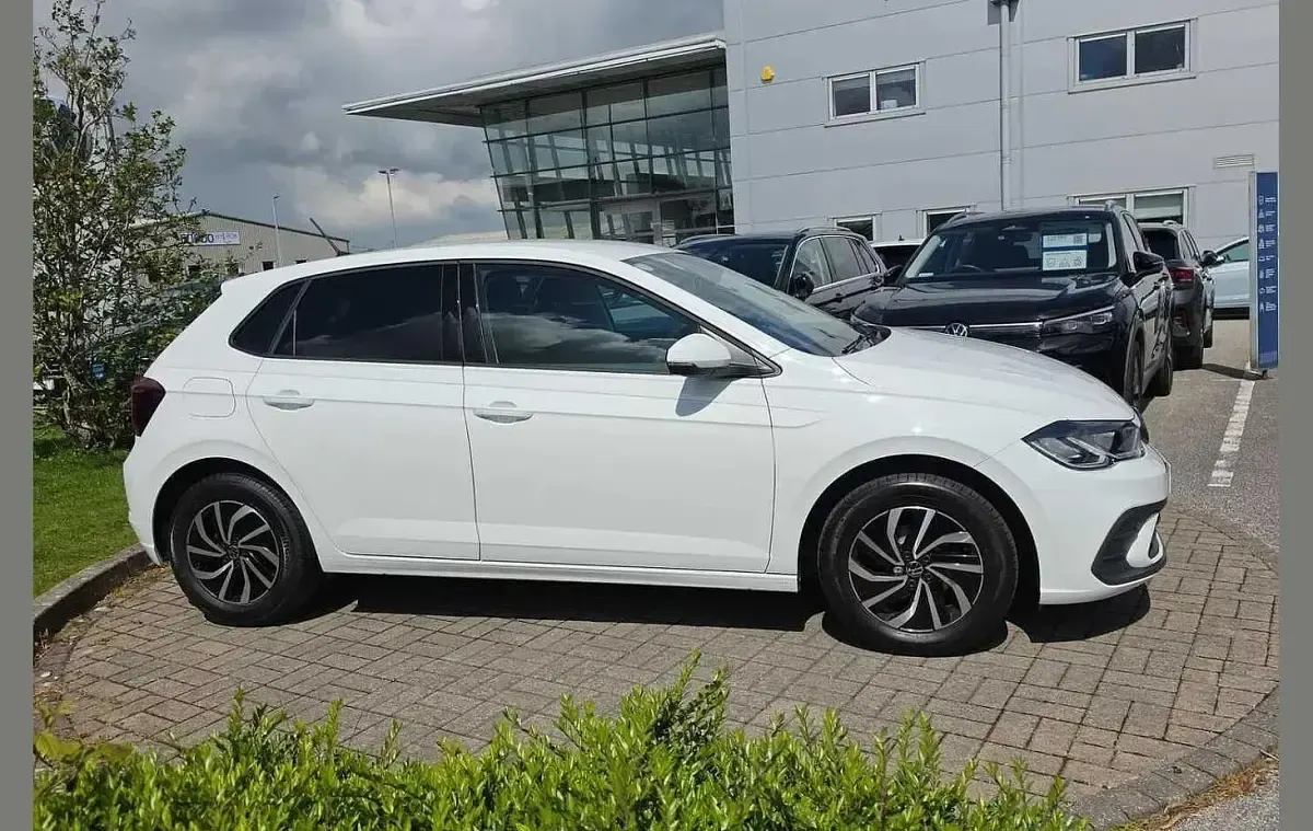 Used VW Polo Life 95 HP (69 kW) 2023 White Hatchback