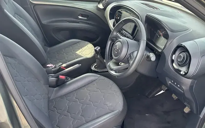 Used Toyota Aygo X 72 HP (52 kW) 2023 Green SUV