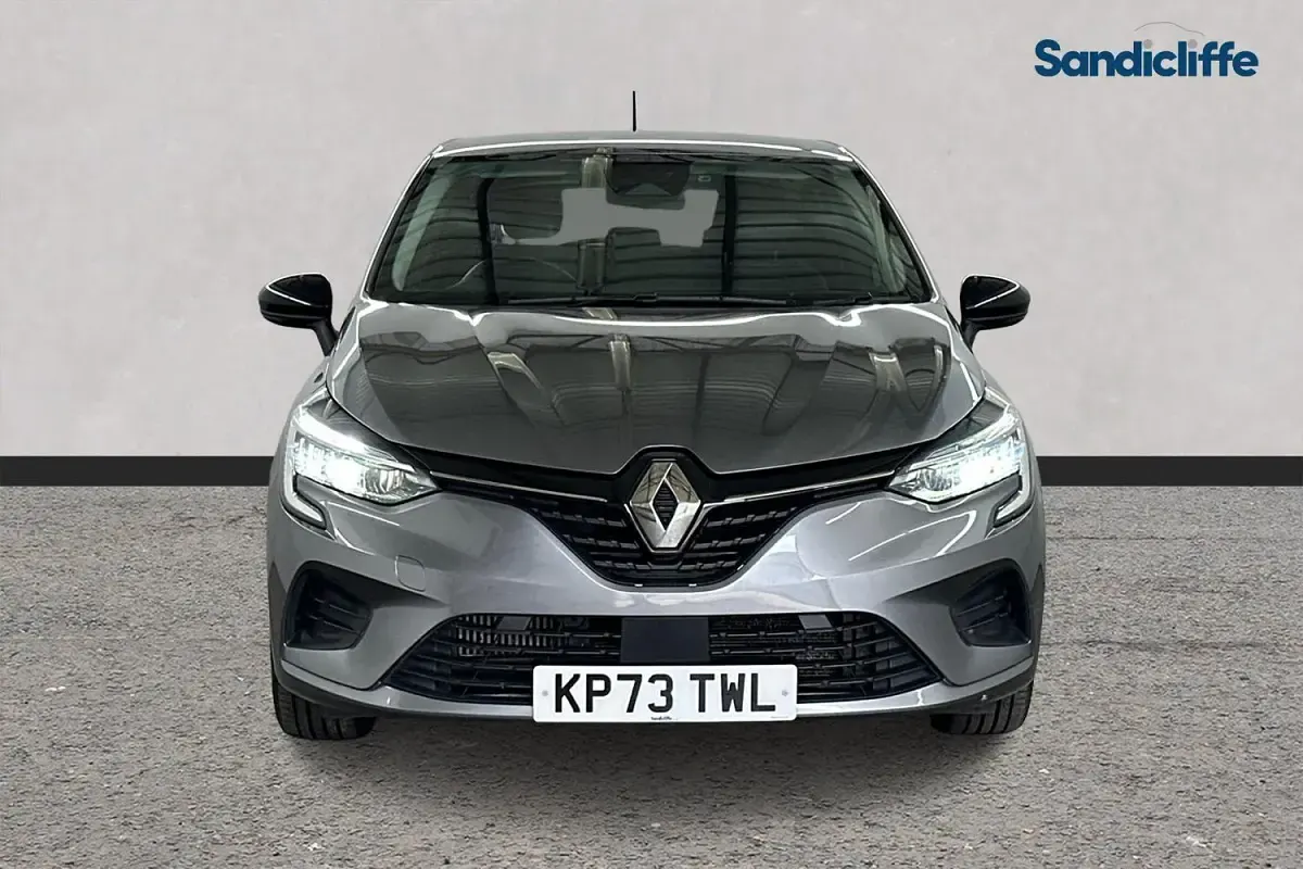 Used Renault Clio Evolution 90 HP (66 kW) 2022 Grey Hatchback