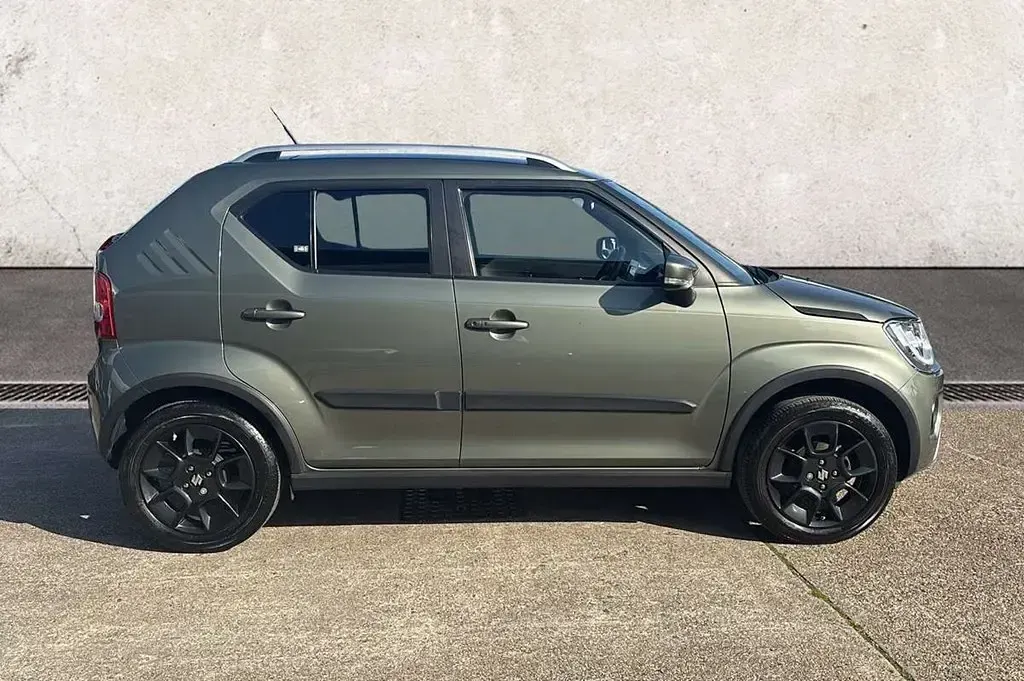 Usado Suzuki Ignis SZ5 83 HP (61 kW) 2022 Verde SUV
