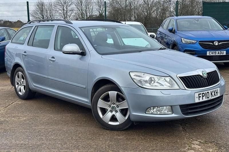 Blue Used 2010 Skoda Octavia Elegance Estate | £2,688 (Super price) - Image 1/1