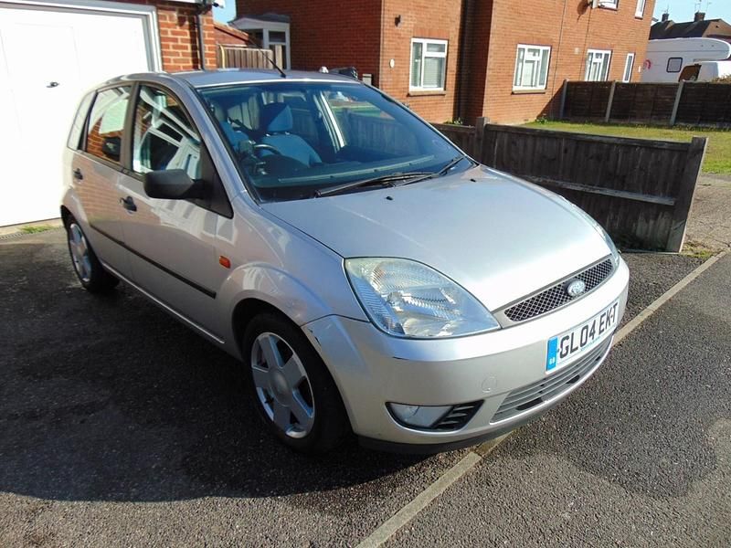 Silver Used 2004 Ford Fiesta Hatchback | £1,495 (Fair price) - Image 1/4
