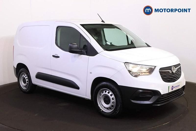 White New 2024 Vauxhall Combo MPV | £11,999 (Super price) - Image 1/4