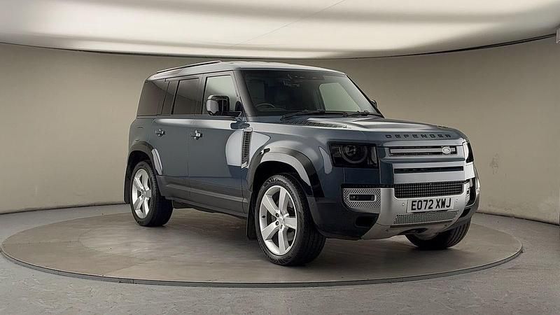 Used Land Rover Defender SE 250 HP (183 kW) 2022 Nebelquell blue SUV