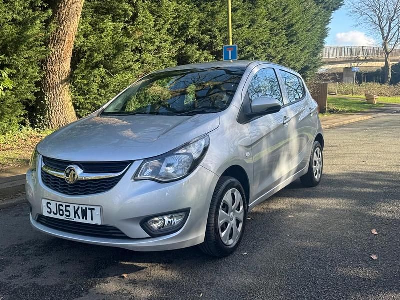 Second-hand Vauxhall Viva 75 CP (55 kW) 2015 Argintiu Hatchback