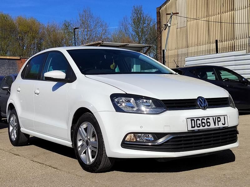 Used VW Polo Match 59 HP (43 kW) 2016 White Hatchback