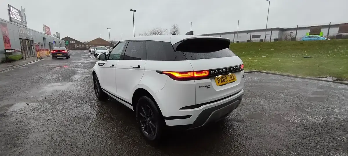 Used Land Rover Range Rover evoque 148 HP (108 kW) 2019 White Estate