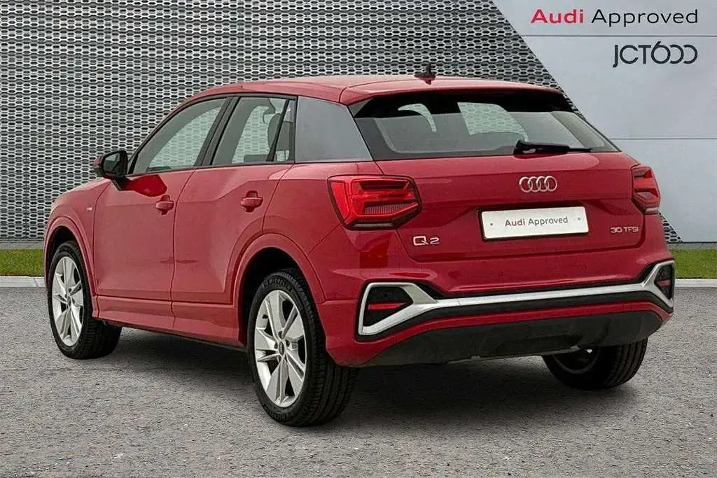 Used Audi Q2 S-Line 108 HP (79 kW) 2023 Red SUV