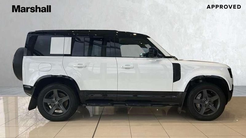 Used Land Rover Defender SE Dynamic 350 HP (257 kW) 2025 White SUV