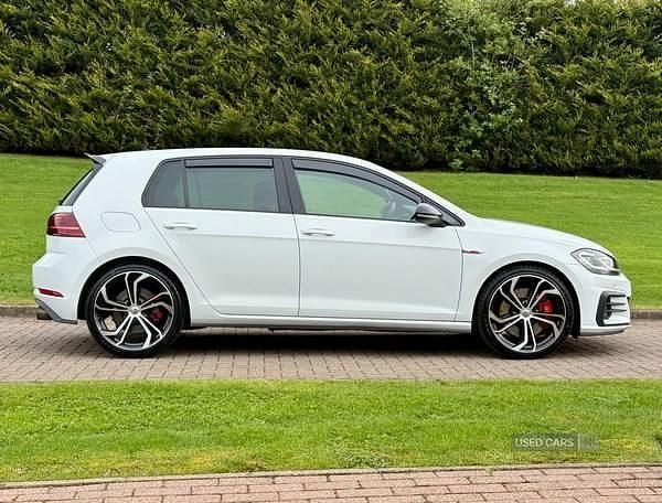 Used VW Golf VII GTI 245 HP (180 kW) 2019 White Hatchback