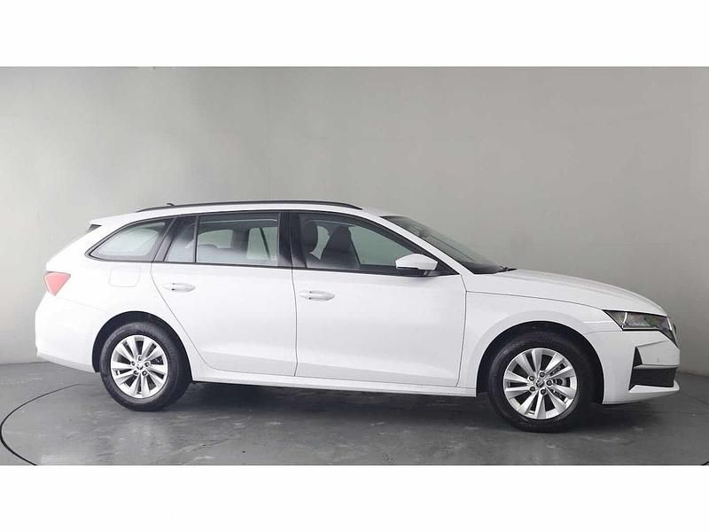 Used Skoda Octavia SE Technology 85 HP (62 kW) 2024 Moon white metallic Estate