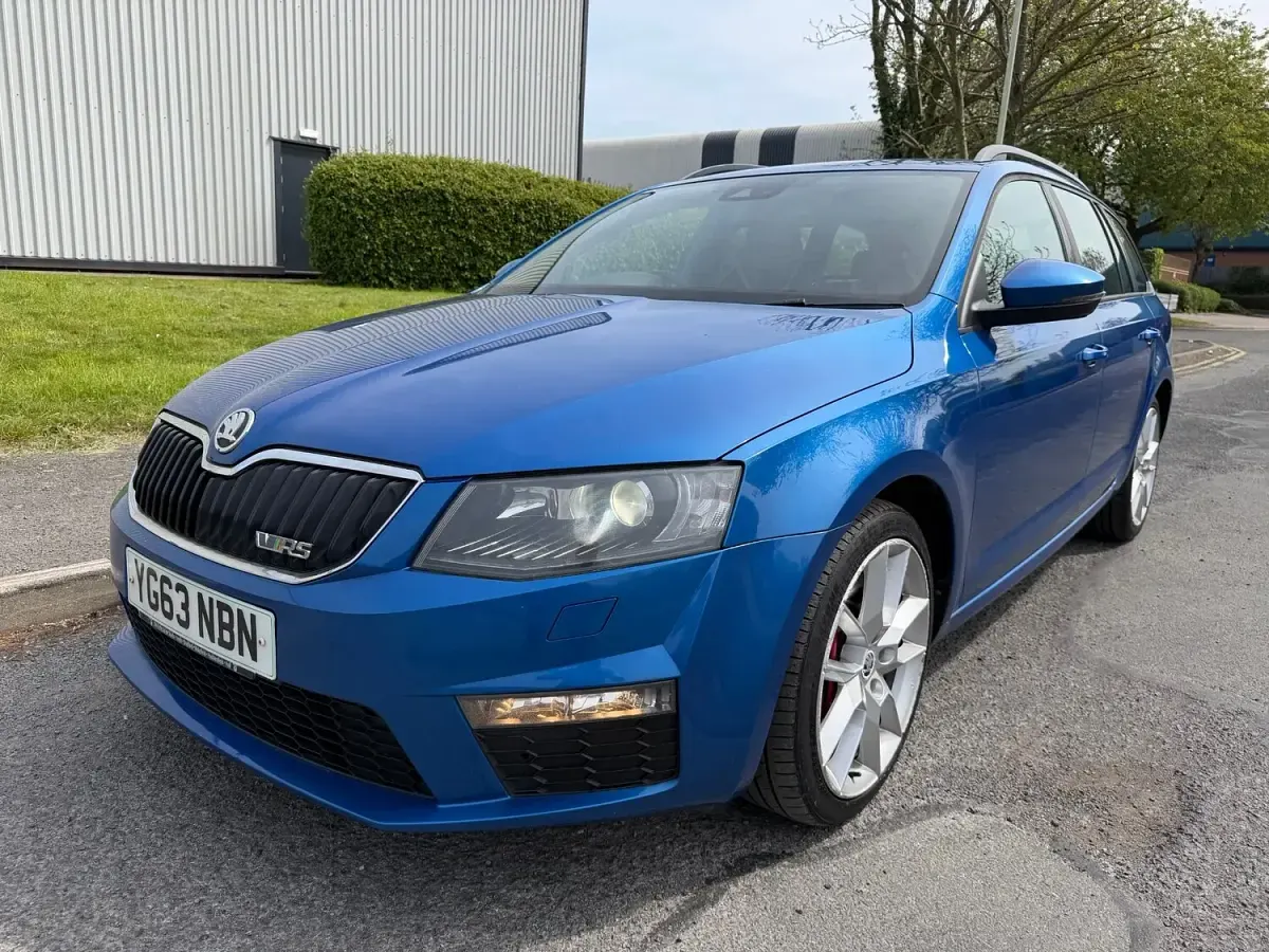Used Skoda Octavia vRS 180 HP (132 kW) 2013 Blue Estate