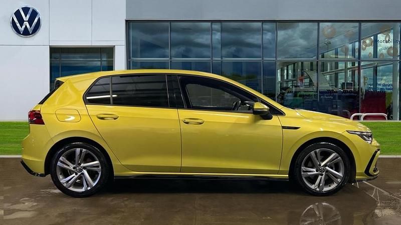 Used VW Golf VIII R-line 150 HP (110 kW) 2023 Lime yellow metallic
