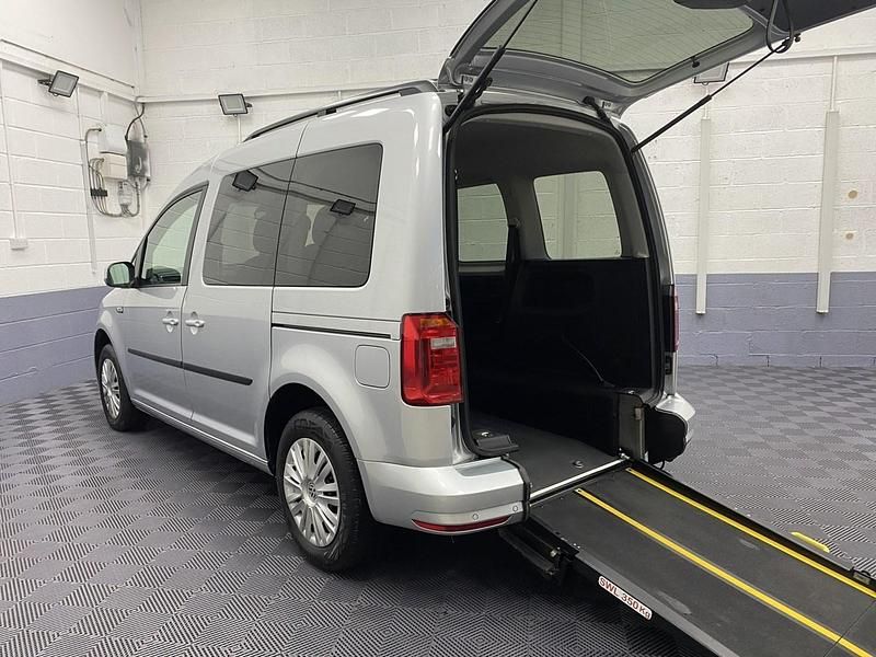 Used VW Caddy Life 102 HP (75 kW) 2020 Silver MPV