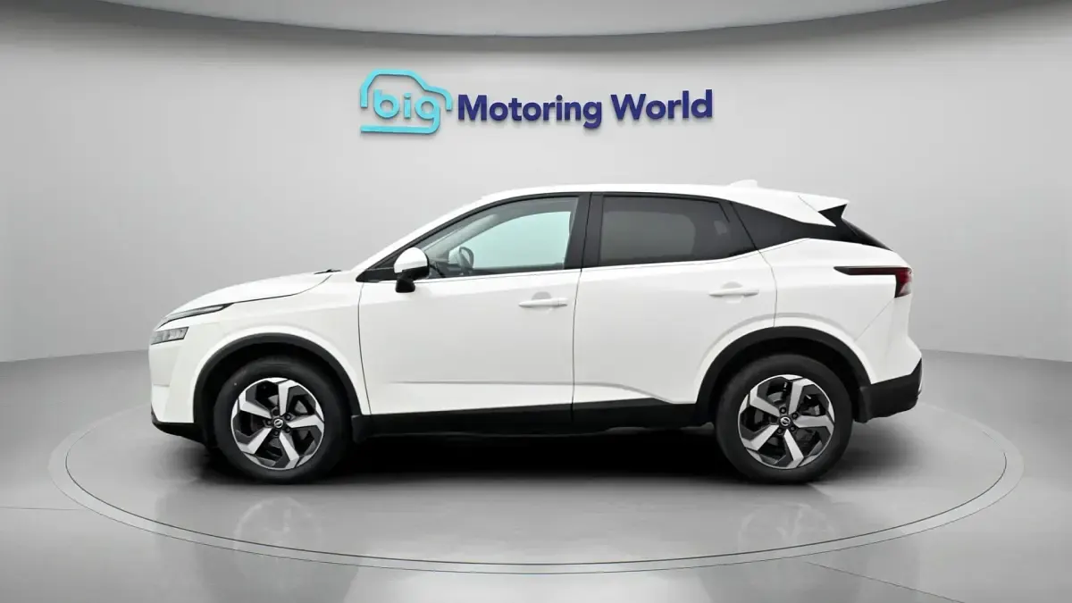 Used Nissan Qashqai N-Connecta 140 HP (102 kW) 2022 White SUV