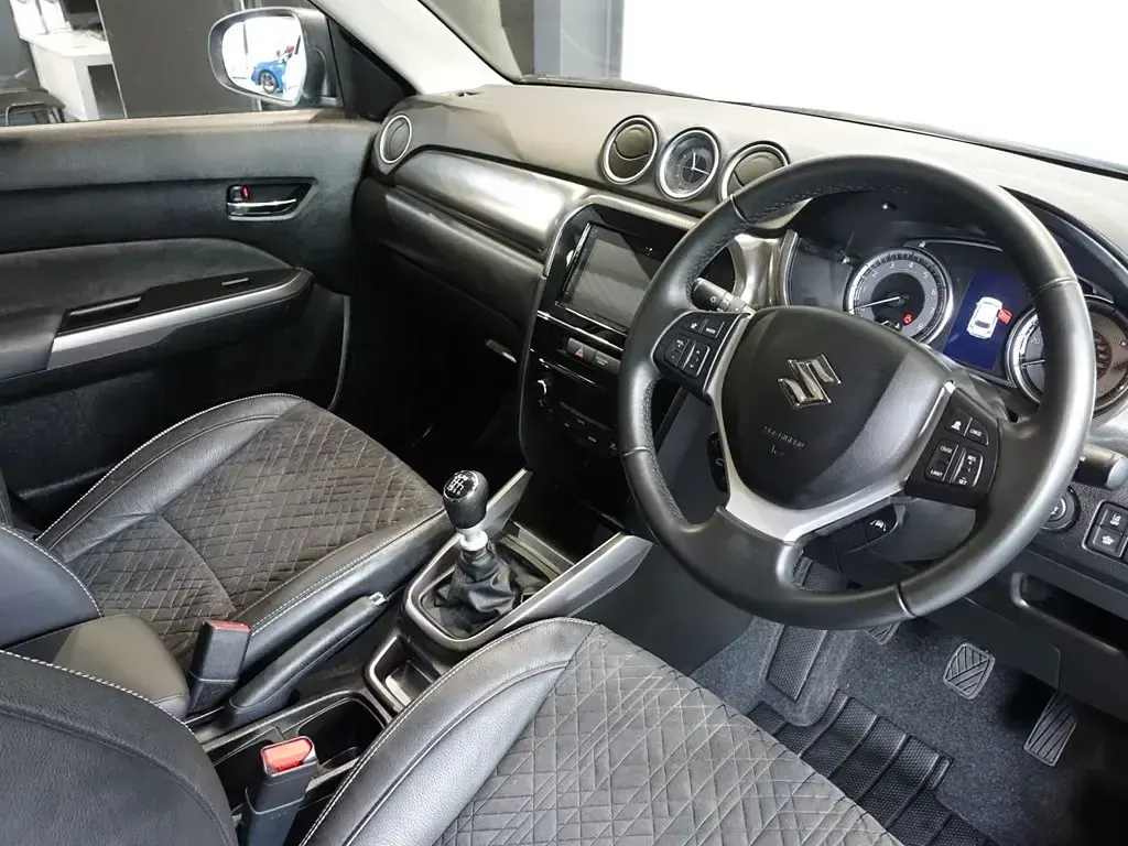Second-hand Suzuki Vitara SZ5 129 CP (94 kW) 2021 Gri SUV