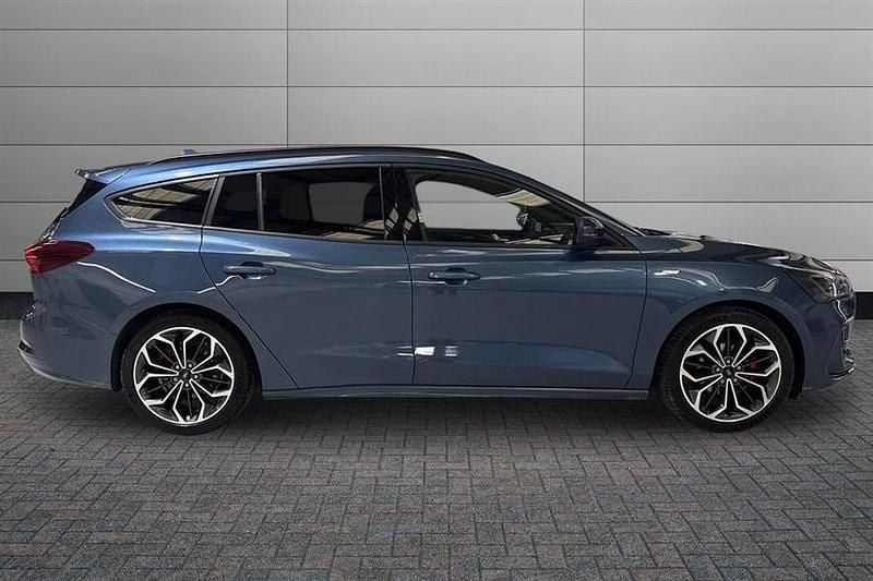 Used Ford Focus ST-Line X 155 HP (114 kW) 2024 Blue Estate