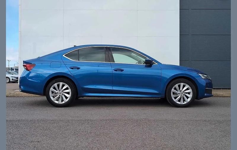 Used Skoda Octavia First Edition 147 HP (108 kW) 2024 Race blue metallic Hatchback