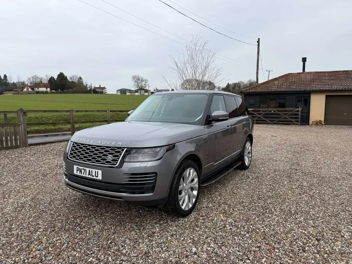 Used Land Rover Range Rover Vogue SE 300 HP (220 kW) 2021 Grey SUV