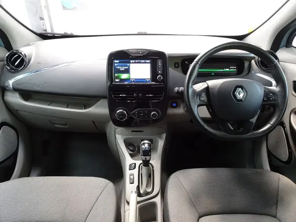Used Renault Zoe Dynamique 64 kW (88 HP) 2014 Blue Hatchback