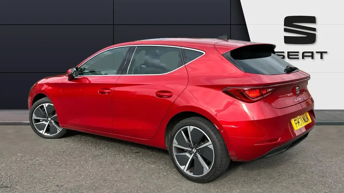 Used Seat Leon XCELLENCE Lux 190 HP (139 kW) 2021 Red Hatchback