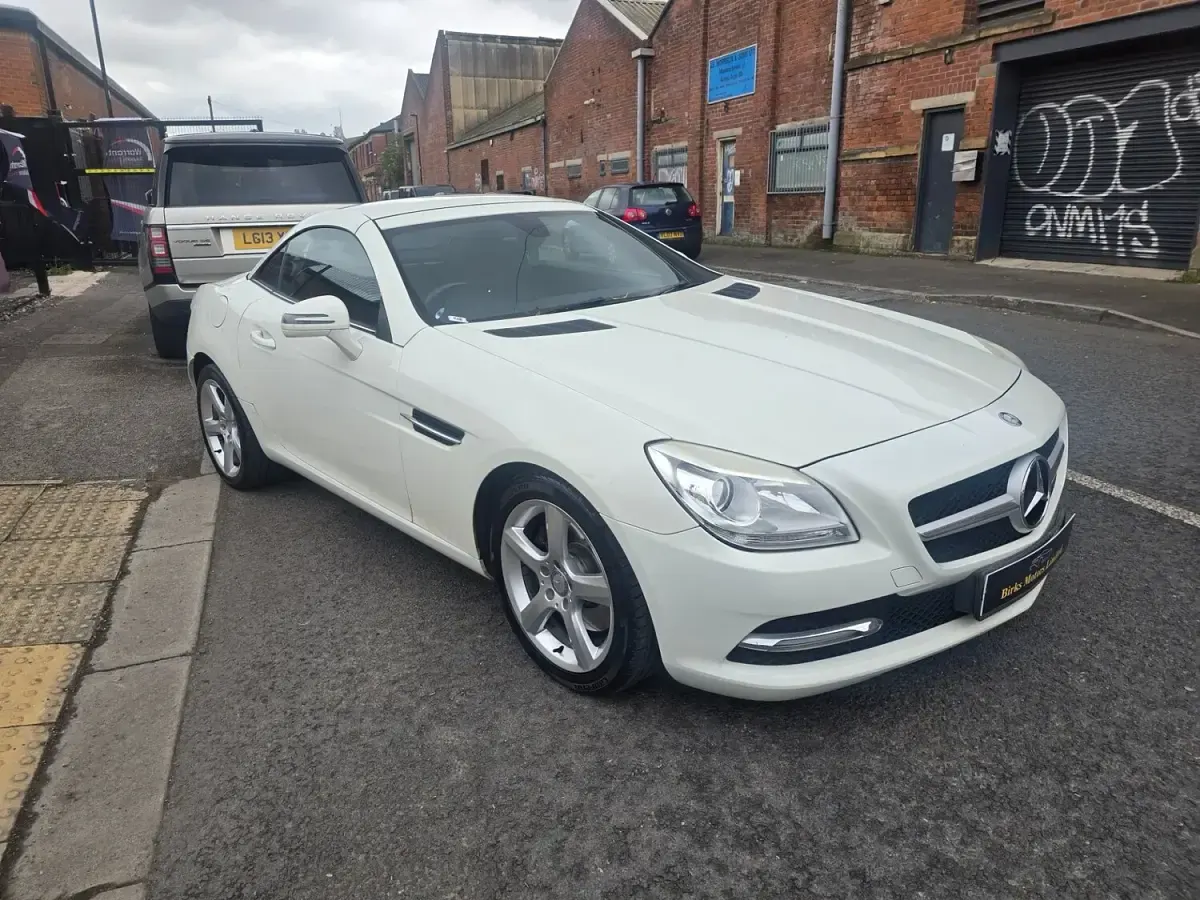 Used Mercedes SLK250 204 HP (150 kW) 2012 White Cabriolet