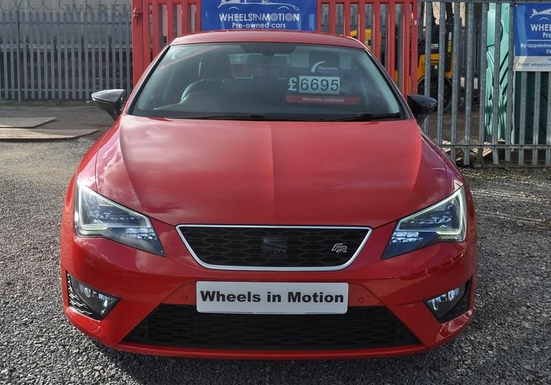 Used Seat Leon FR 125 HP (91 kW) 2015 Red Hatchback