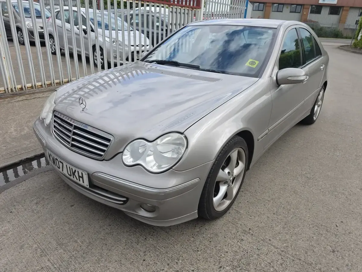 Used Mercedes C180 Avantgarde 143 HP (105 kW) 2007 Silver Sedan