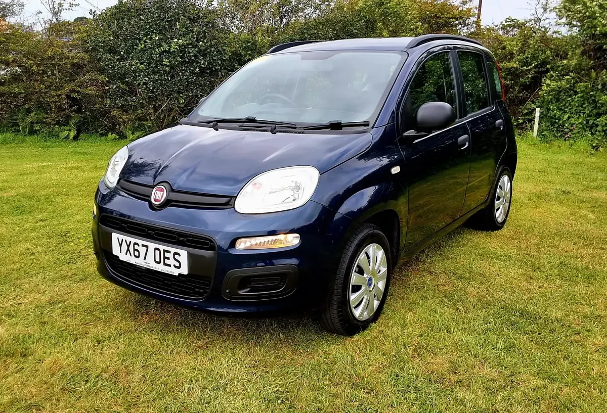 Used Fiat Panda Easy 85 HP (62 kW) 2017 Blue Hatchback