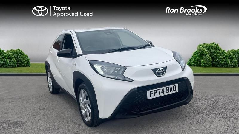 White Used 2024 Toyota Aygo X PURE SUV | £16,200 - Image 1/4
