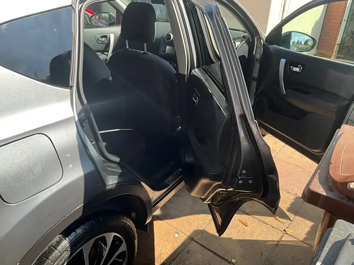 Used Nissan Qashqai N-TEC 117 HP (86 kW) 2012 Grey SUV