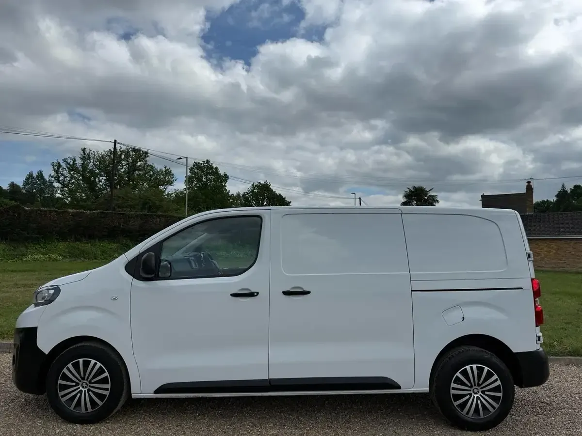 Używany Peugeot Expert Premium 2023 Biały Van