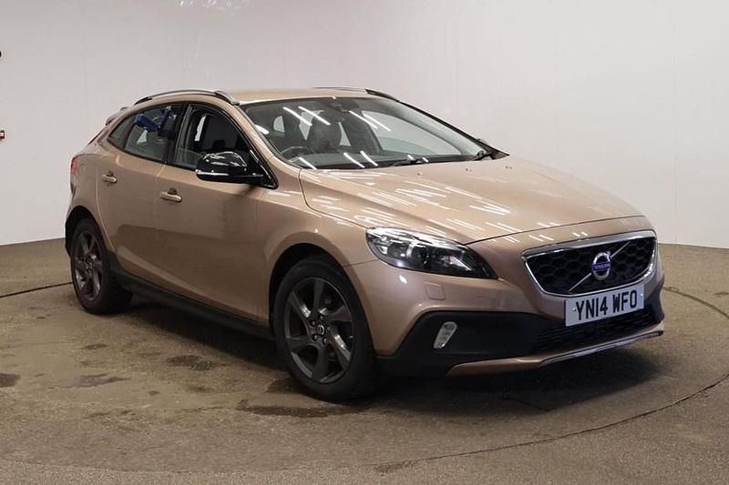 Used Volvo V40 CC 115 HP (84 kW) 2014 Estate