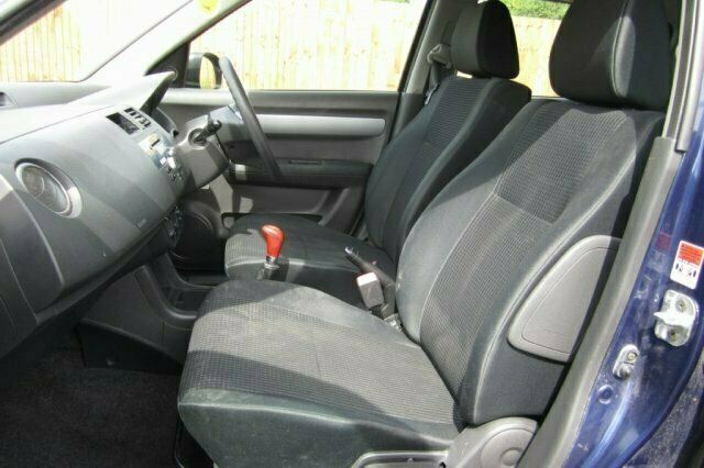 Begagnad Suzuki Swift 2005 Halvkombi
