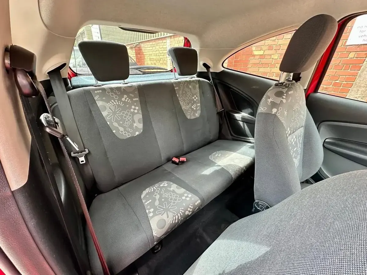 Used Ford Ka Studio 69 HP (50 kW) 2015 Red Hatchback