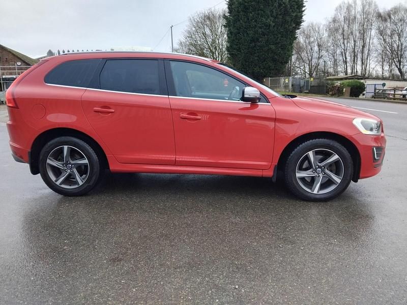 Used Volvo XC60 R-Design 181 HP (133 kW) 2014 Red SUV
