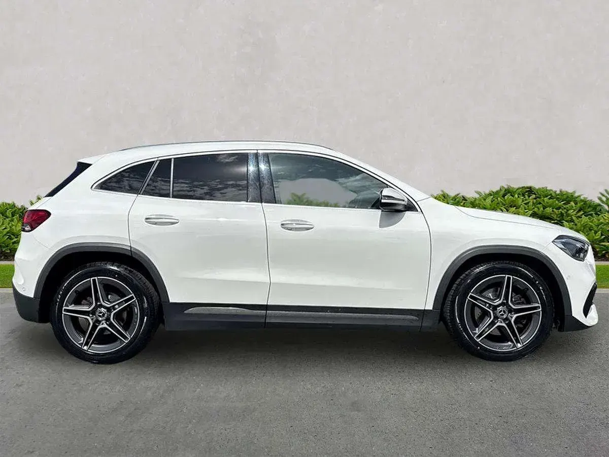 Usado Mercedes GLA180 AMG Line Premium Plus 2021 Branco SUV