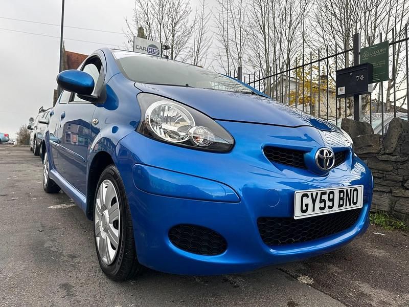 Used Toyota Aygo 67 HP (49 kW) 2009 Blue Hatchback