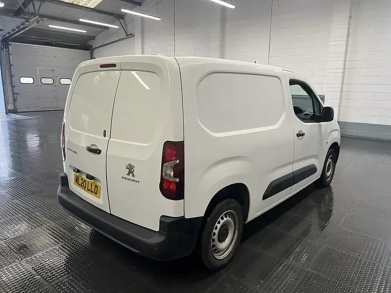 Used Peugeot Partner S 75 HP (55 kW) 2020 White MPV