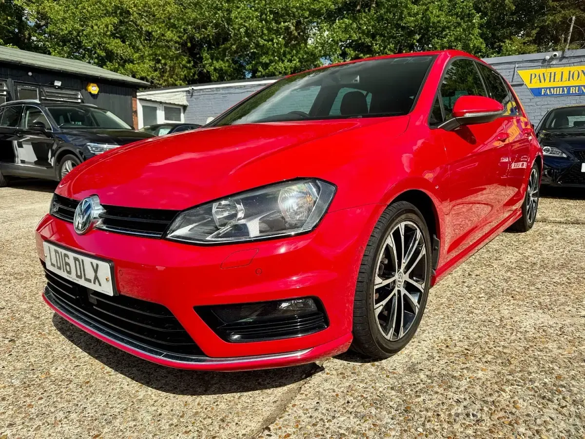Used VW Golf VII R-line 147 HP (108 kW) 2016 Red Hatchback