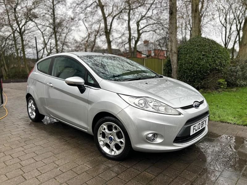 Used Ford Fiesta Zetec 2012 Silver Hatchback