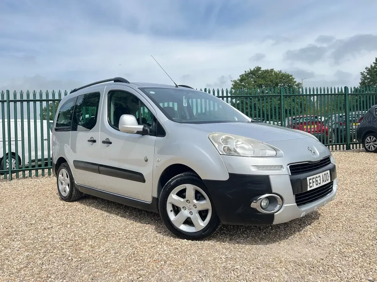 Used Peugeot Partner Tepee Outdoor 92 HP (67 kW) 2014 Silver MPV